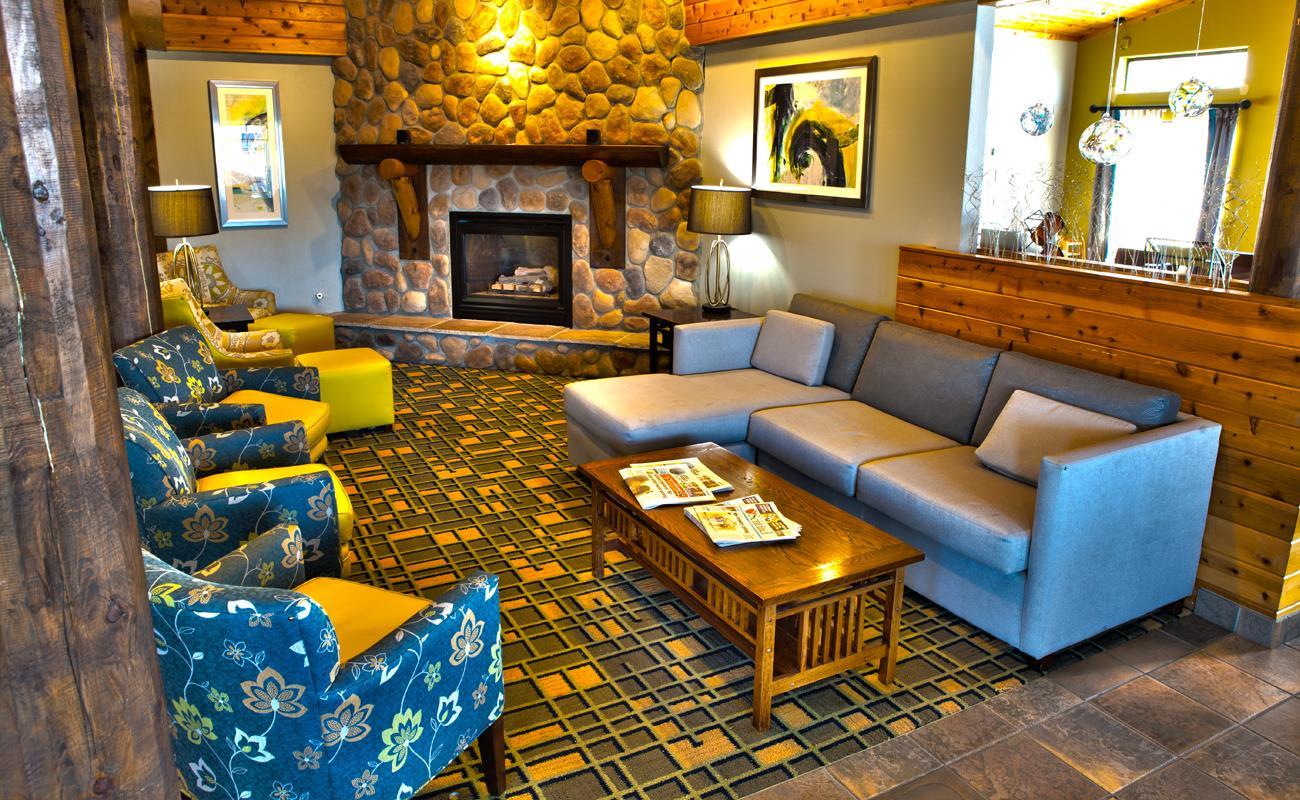 White Pine Inn & Suites Holland Exterior photo