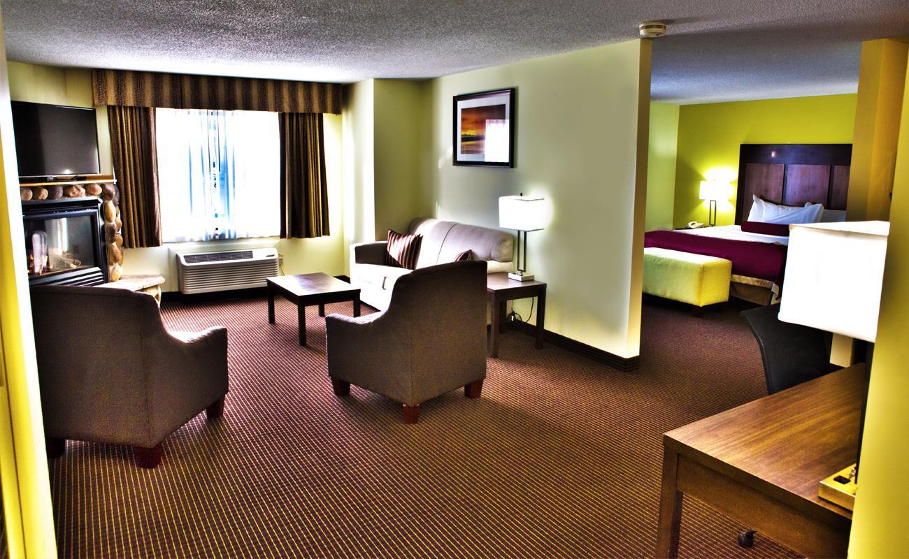 White Pine Inn & Suites Holland Exterior photo